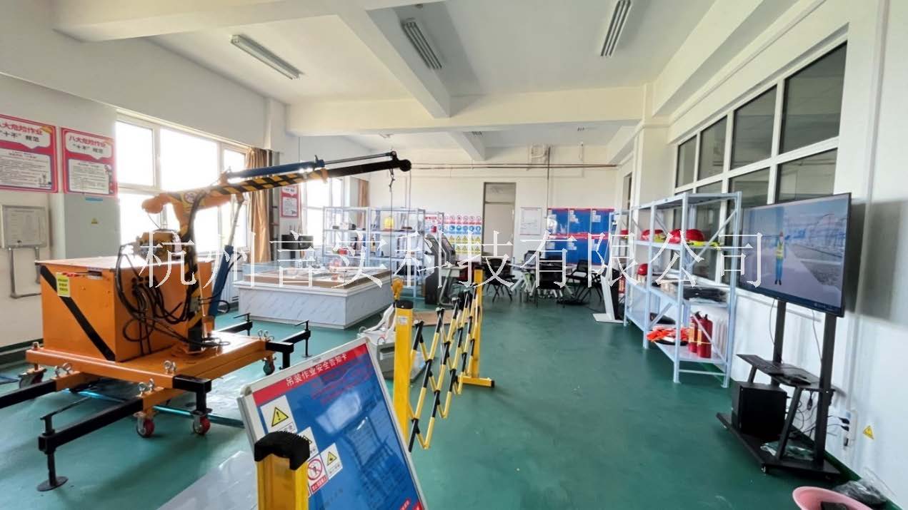  化工清静手艺公共实训基地 化工八大特殊作业清静操作实训及审核装置 恒峰G22